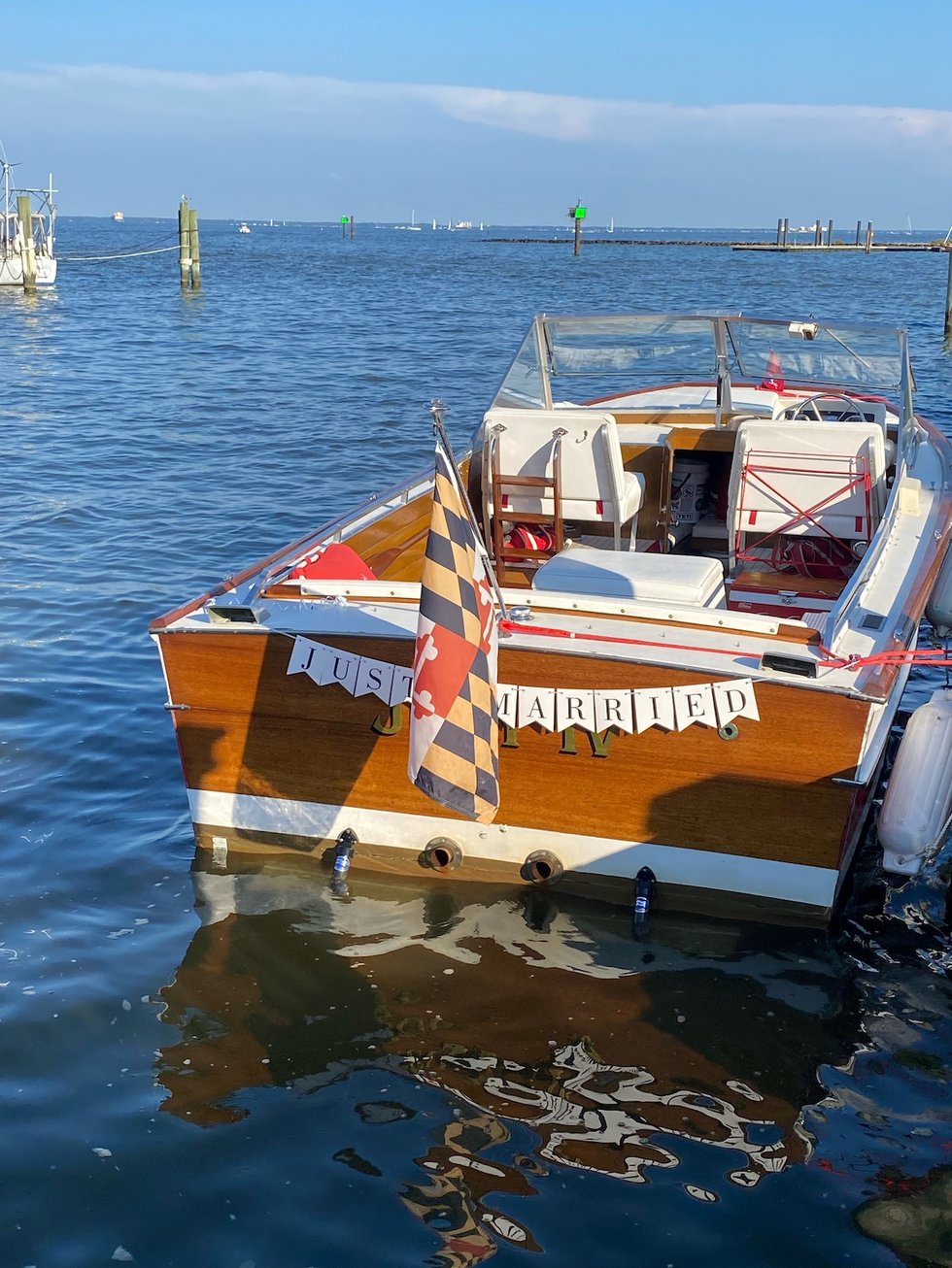Just Married Boat - Rachel Dibs Photography.jpg